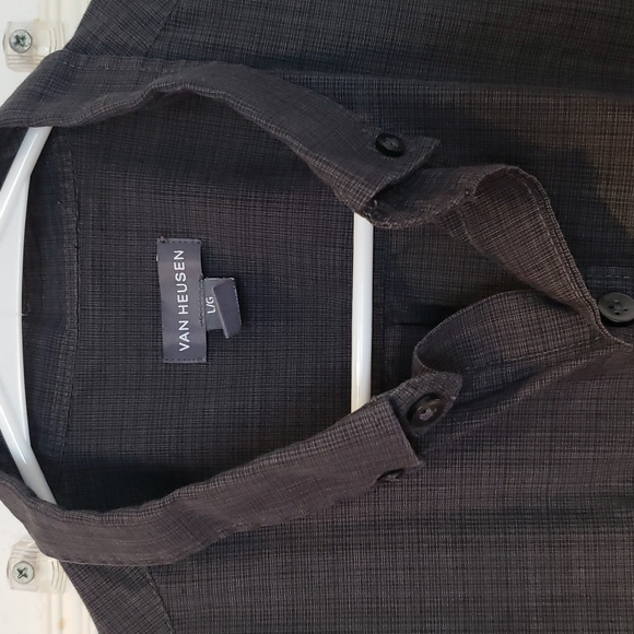 Van Heusen short sleeve button up dress shirt neck 16-16 1/2 charcoal is color - Picture 2 of 9